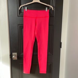 Hot pink Lululemon Wunder Under leggings, size 6